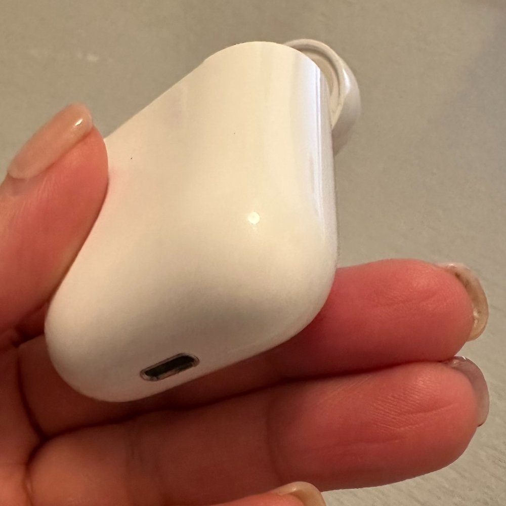 Airpod 2nd Generation only right ear